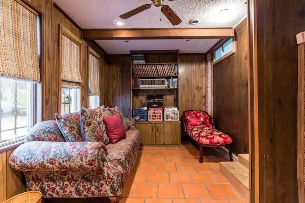 Charming Home Near Downtown Dallas - דאלאס - סלון