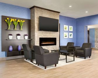 Travelodge by Wyndham Toronto East - Toronto - Lounge
