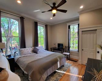 New!! Luxurious Soulard Townhome W/ Brewery Views! - San Luis - Habitación