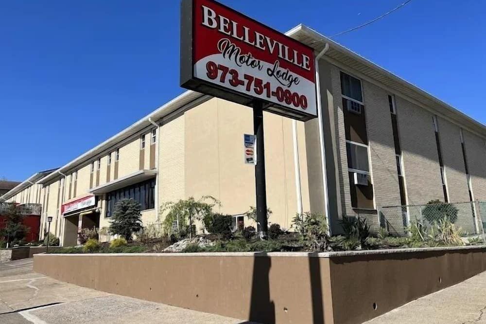Belleville Motor Lodge - Belleville - בניין