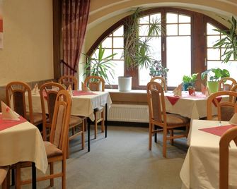 Gasthof und Hotel Roter Hirsch - Claußnitz - Restaurant