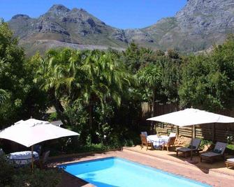 Floreal House - קייפ טאון - בריכה