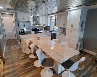 Family Fun at the Shore! Walk to Beach, Bay, Town! - Stone Harbor - Comedor
