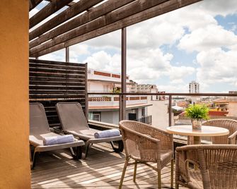 Alegria Plaza Paris - יורט דה מאר - מרפסת