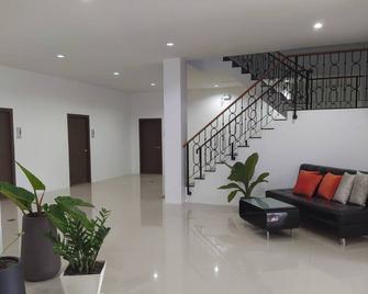 Twenty-Two Hotel - Mae Sai - Salónek