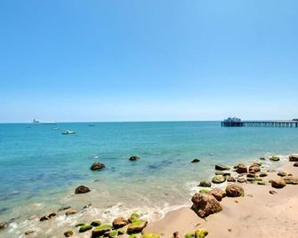 Charming Oceanfront Get-Away on Sandy Carbon Beach - Stingray - Malibu - Beach