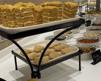 Arda Turan - Khiva - Buffet