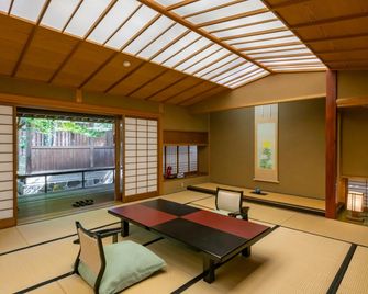 湯村常盤酒店 - 甲府市