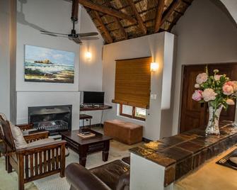 Raptors Lodge - Hoedspruit - Living room