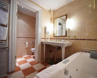Garni Hotel Leopold I - Novi Sad - Baño