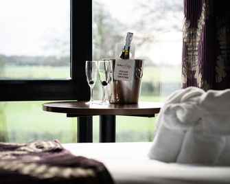 Ballyrobin Hotel - Crumlin
