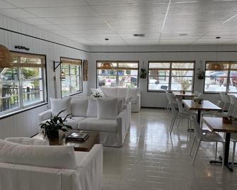 Bali Hai Beach Resort - Holmes Beach - Lounge