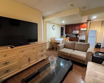 Spacious and beautiful lower Apartment - Chestermere - Living room