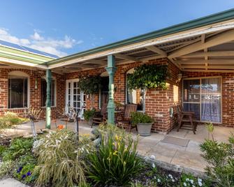Durham Lodge Bed & Breakfast - Perth - Building