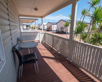 Belair Gardens Caravan Park - Geraldton - Balcony
