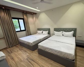 Hotel Ganga Palace - Ujjain - Camera da letto