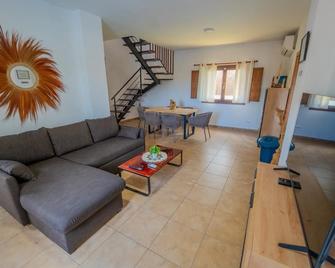 Villa Can Rusiniol 1 - Puig d'en Valls - Living room