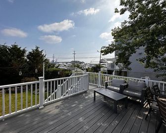 Beach Getaway with River and Ocean views - Sea Bright - Balcon