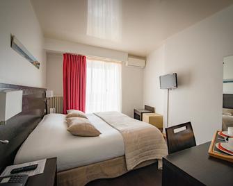 Hôtel Comté de Nice - Beaulieu-sur-Mer - Bedroom