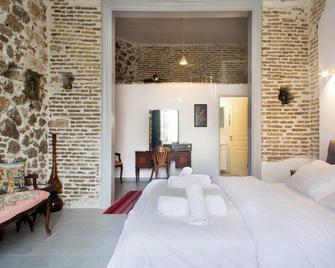 A litte Taste of Home Guest House - Athens - Bedroom