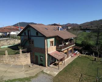 El Puntual de Romillo Hostel - Romillo - Building