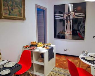 Bb Tube - Genoa - Dining room