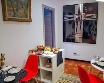 Bb Tube - Genoa - Dining room