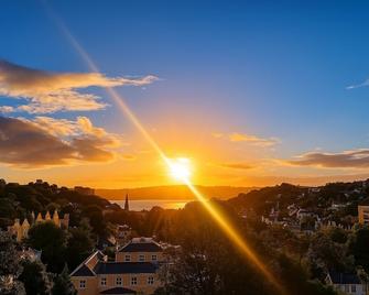 Torquay Serviced Apartments 2 Bed Pet Friendly Harbour Views - Torquay