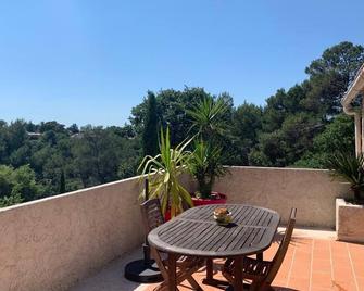 Apartment / studio, 2/3 people, with swimming pool between Aix and Marseille, quiet - La Bouilladisse - Balcon