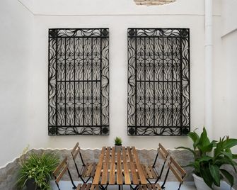 Planeta Cadiz Hostel - קאדיז - פטיו