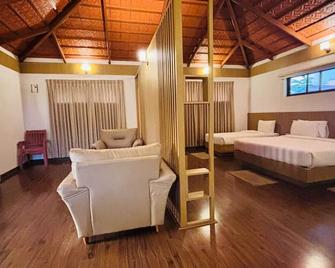 Tranquil Revtree Resort - Chikamagalur - Bedroom