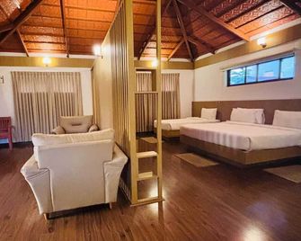 Tranquil Revtree Resort - Chikmagalur - Schlafzimmer