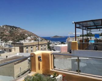 Elefteria Hotel - Agia Marina - Balcón