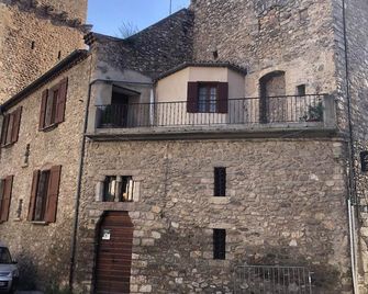 Agréable Maison en Pierre Avec Terrasse, au Coeur de la Citadelle - Villefranche-de-Conflent - Bâtiment