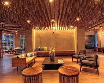 Zoom Hotel Jemursari - Surabaya - Lounge