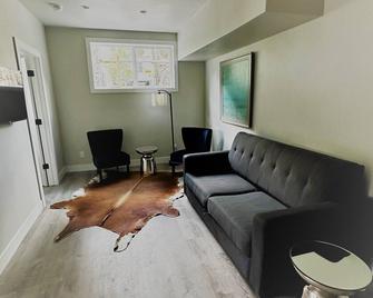 Outlaw Inn Unit 3. Modern, Newly Remodeled Unit, Steps From Main Street! - Ouray