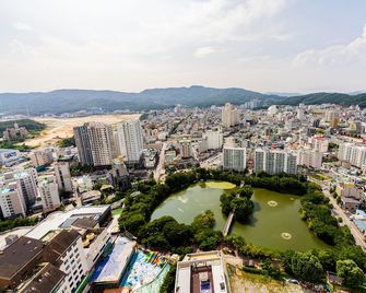 Golden Planet Hotel - Icheon - Vista esterna