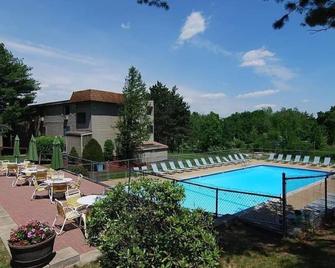 Cozy 2-bedroom condo in beautiful Laconia near Weirs Beach - Laconia - Pool