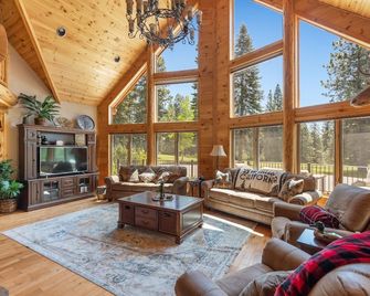 Cozy Cabin retreat located in the center of Bailey Creek Golf Course - Chester - Living room