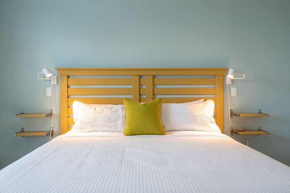 Suite 204 - 470 Main - Wolfville - Bedroom