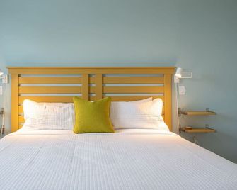 Suite 204 - 470 Main - Wolfville - Bedroom