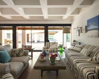 Villa with pool and sea access,Wi-fi,bbq,tennis court,a/c,chef - Castiglione della Pescaia - Living room