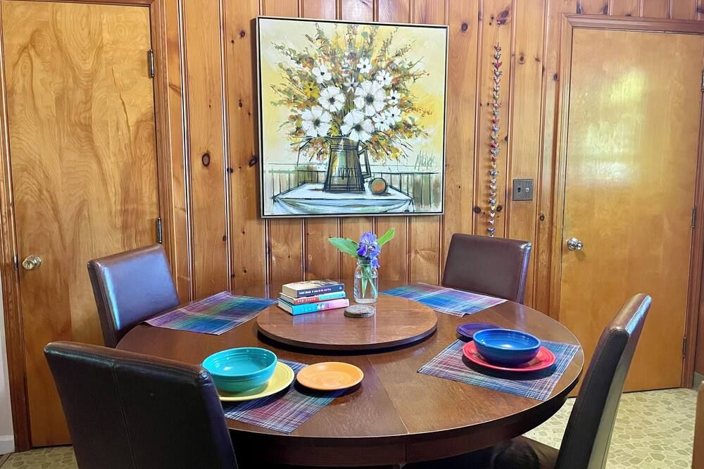 Spacious Ranch in a quiet area - جريس - غرفة طعام