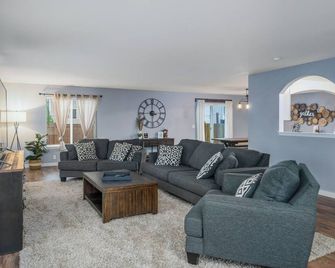 Family Home Close To Jblm/Plu/Mt Rainier - Spanaway - Sala de estar