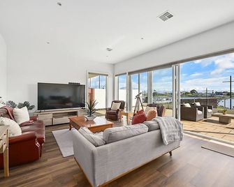 York Cove Apartment - George Town - Sala de estar