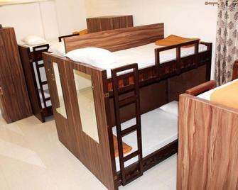 Eco Inn Hotel - Jamnagar - Bedroom