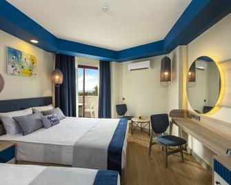 Narcia Resort Side - Side - Schlafzimmer