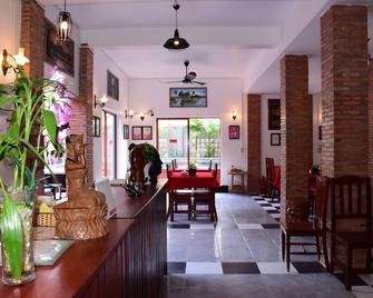 Bou Savy Guesthouse - Siem Reap - Front desk