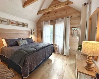 Modern Luxury meets Downtown Experience Centrally-Located in Bryson City - Bryson City - Ložnice