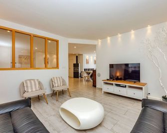 Villa Pastel - Piscine - Jardin - Saint-Sulpice-la-Pointe - Sala de estar